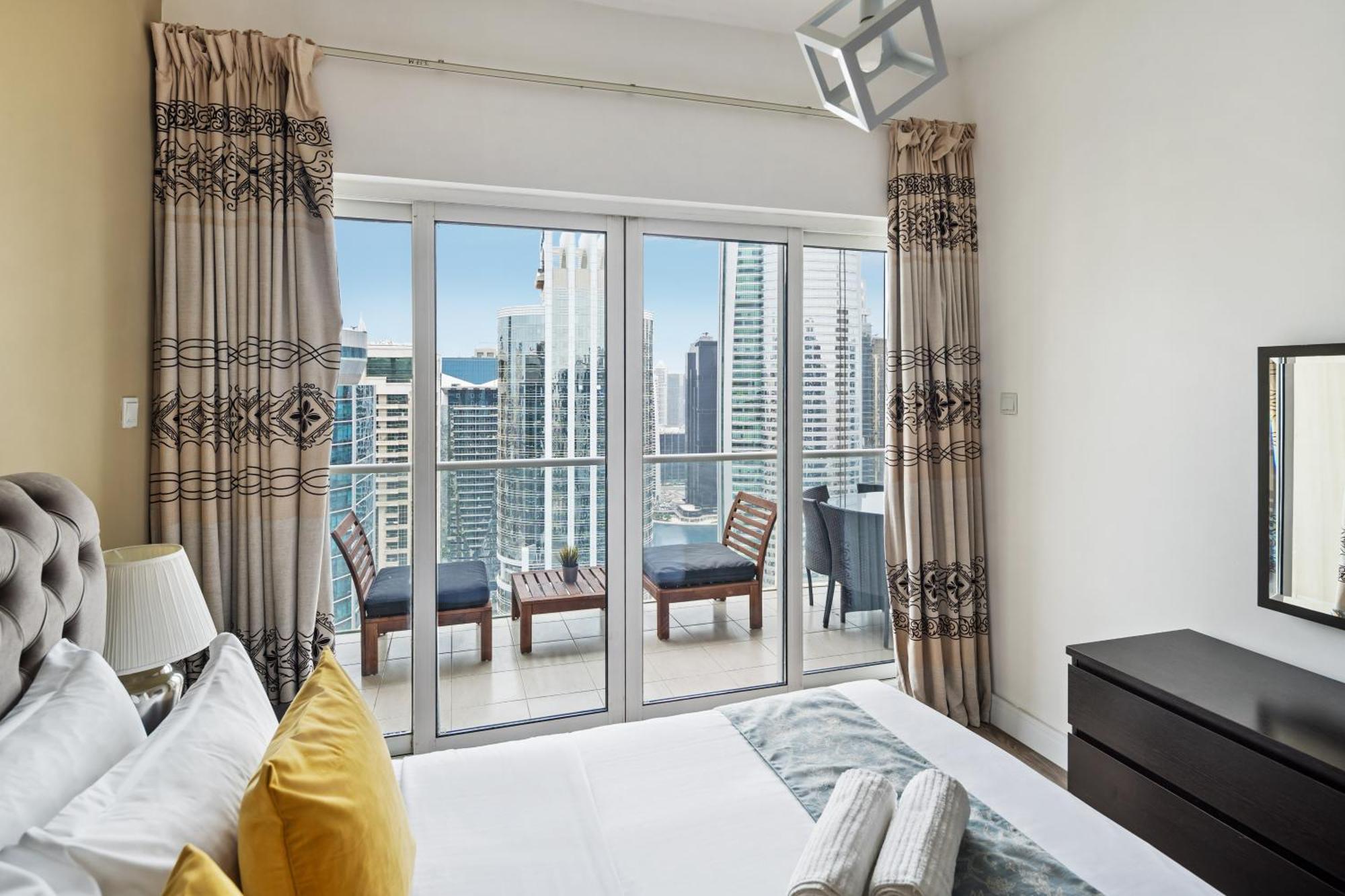 La Buena Vida: Panoramic Lake View Condo Near Dubai JLT Metro Exterior photo