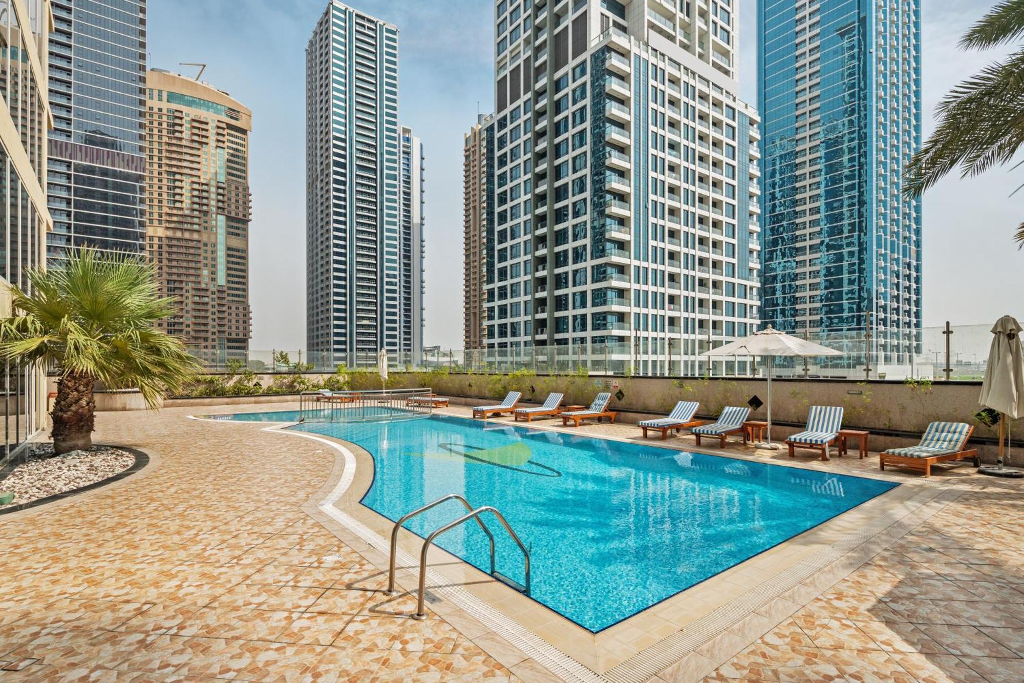 La Buena Vida: Panoramic Lake View Condo Near Dubai JLT Metro Exterior photo