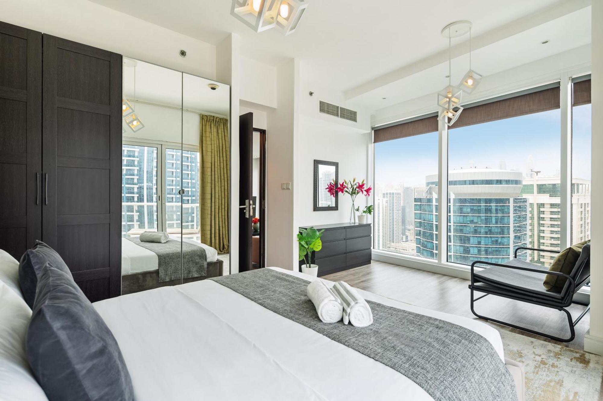 La Buena Vida: Panoramic Lake View Condo Near Dubai JLT Metro Exterior photo