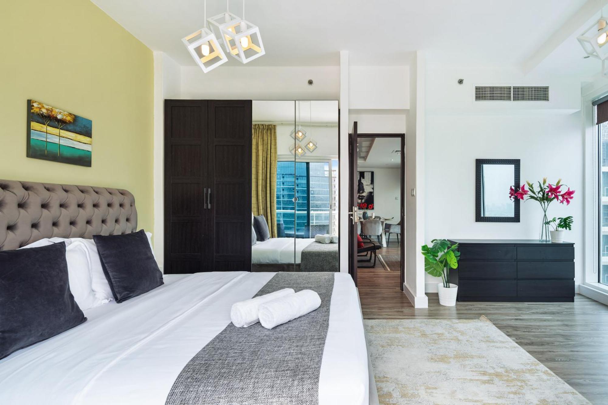 La Buena Vida: Panoramic Lake View Condo Near Dubai JLT Metro Exterior photo