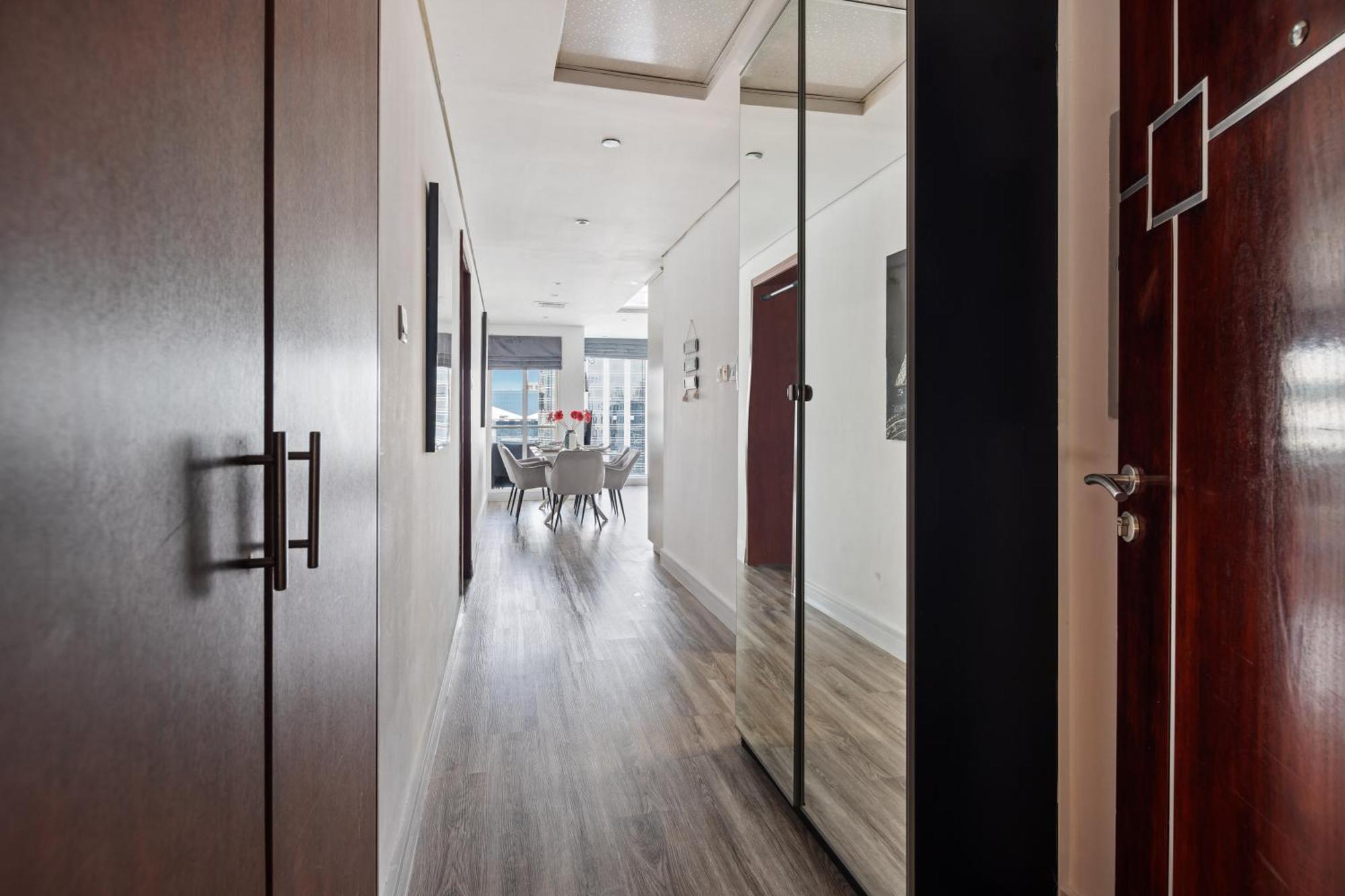 La Buena Vida: Panoramic Lake View Condo Near Dubai JLT Metro Exterior photo