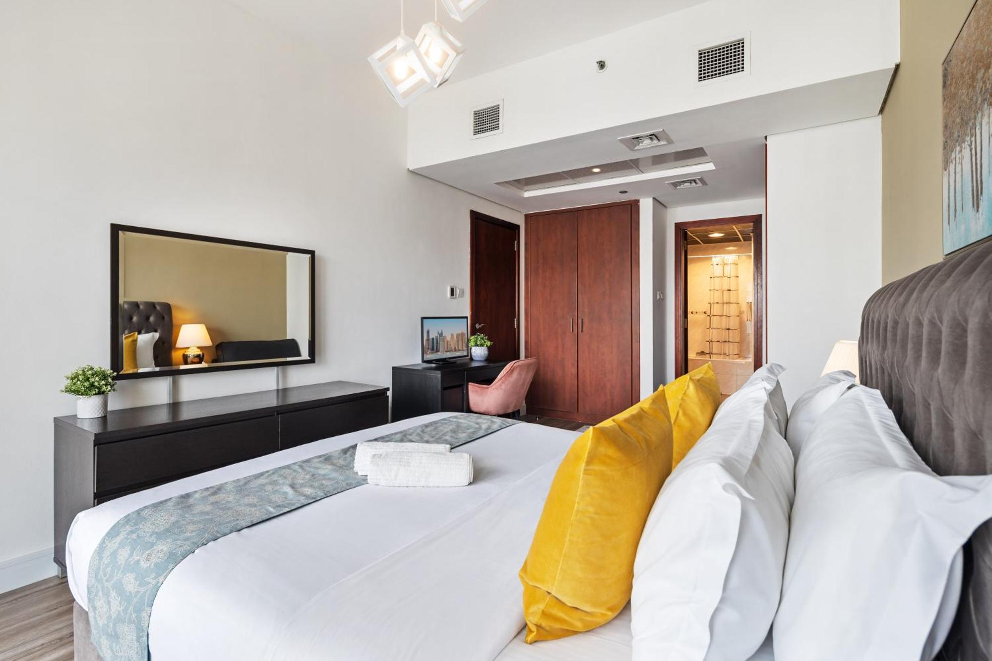 La Buena Vida: Panoramic Lake View Condo Near Dubai JLT Metro Exterior photo